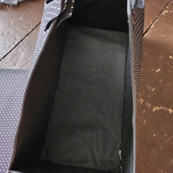 COPY - 31 carry tote - Picture 2 of 2